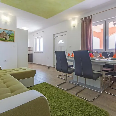 Holiday home Cozy In With Wifi *